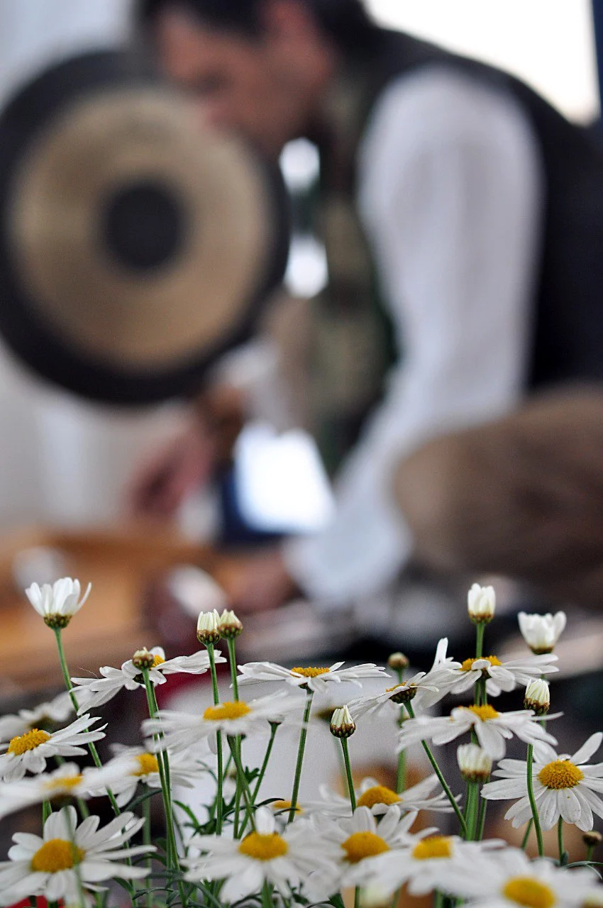 ritual con flores